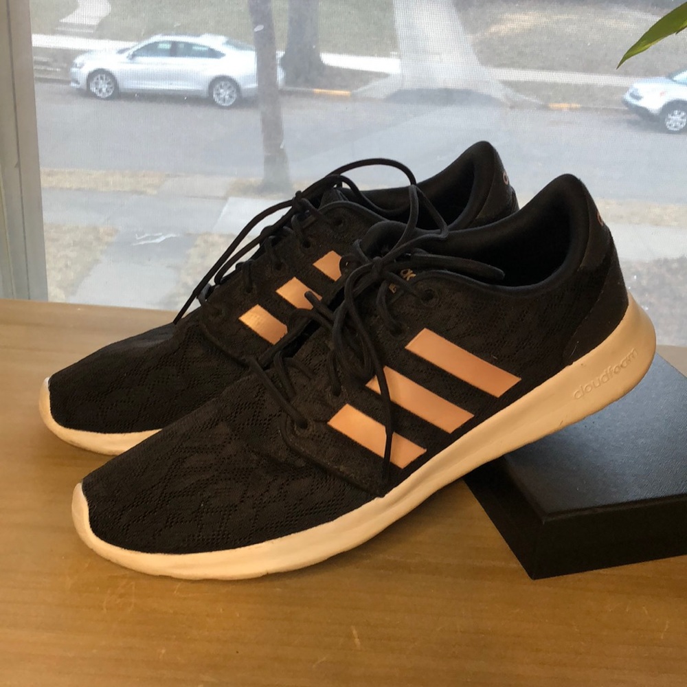 ❌SOLD❌Adidas Cloudfoam Black and Pink Sneakers